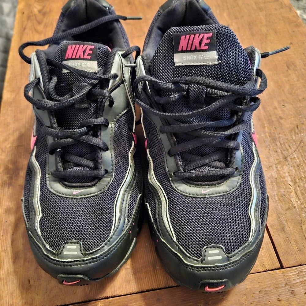 Nike Shox M2‎ Womens 7.5 Black Hot Pink Silver 2009 370838-061